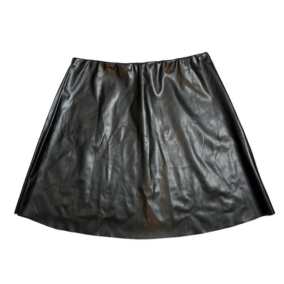 PrettyLittleThing Women's Faux Leather Mini Skirt 12 Black A-Line Pull On New - Picture 1 of 6
